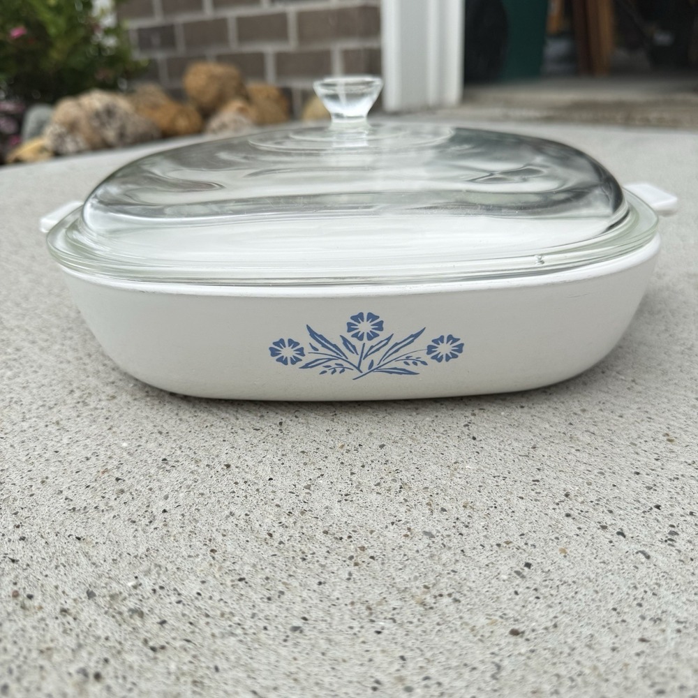 Vintage CorningWare P-10-B Blue Cornflower Casserole Dish Glass Lid 10" USA Made